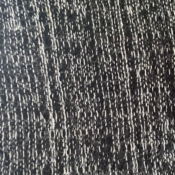 Black and White Knit High-Low Millau LF Sweater - Picture 4 of 6